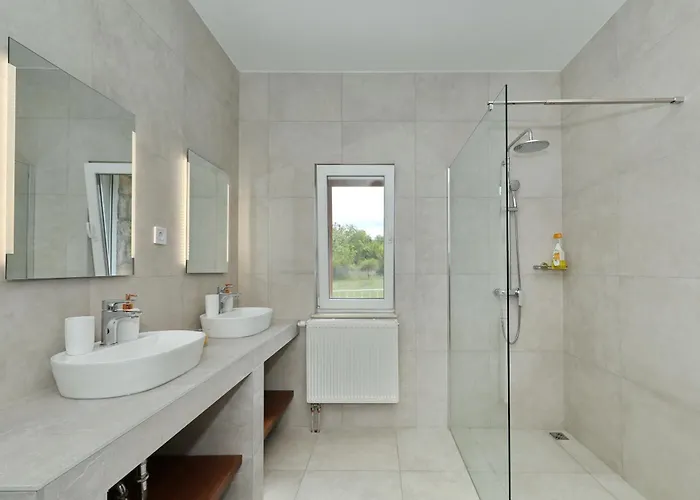 Demare Vikendica Lovinac (Zadar)