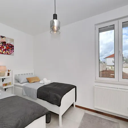 Demare Holiday home Lovinac (Zadar)