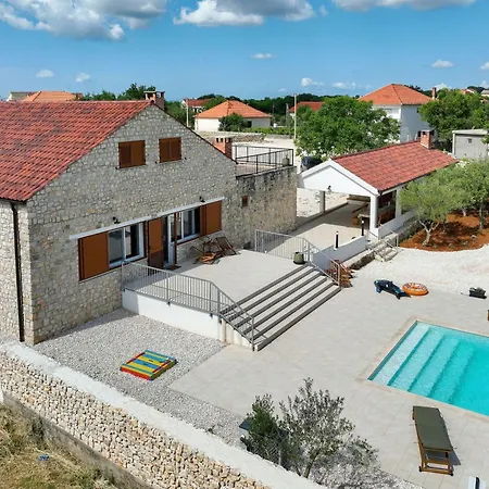Demare Holiday home Lovinac (Zadar)